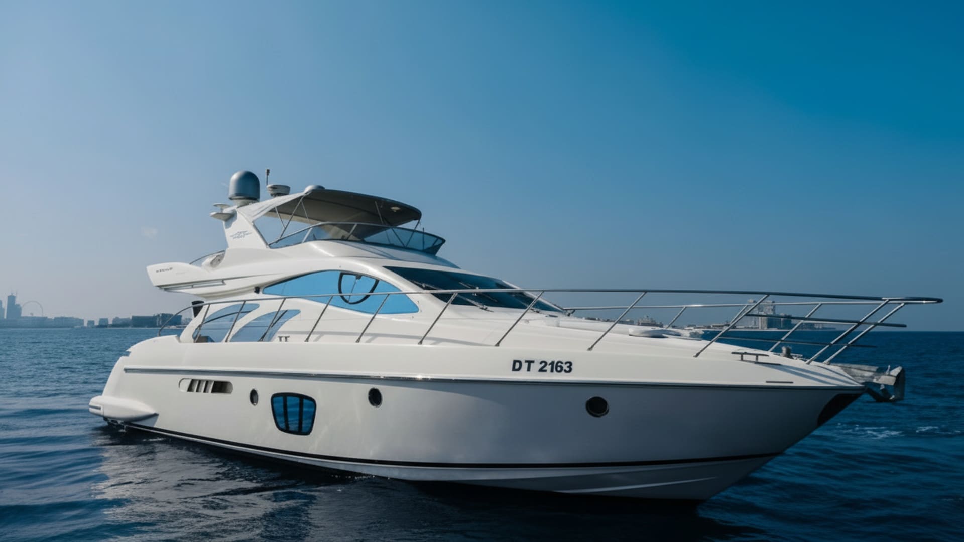 Azimut 8ofUS 55 stóp luksusowy jacht w Dubai Marina