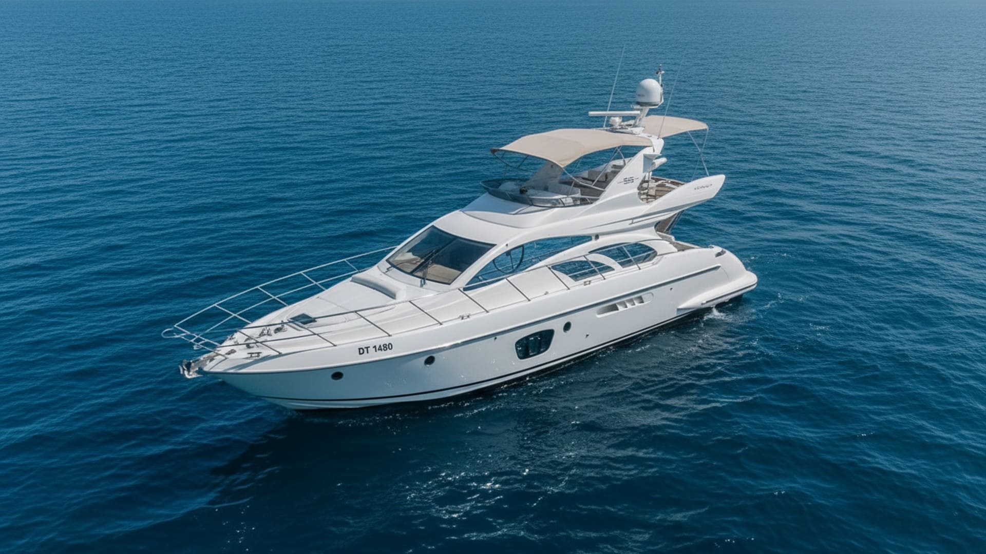 Vista aérea de Azimut White Pearl 55 ft en Dubai Marina