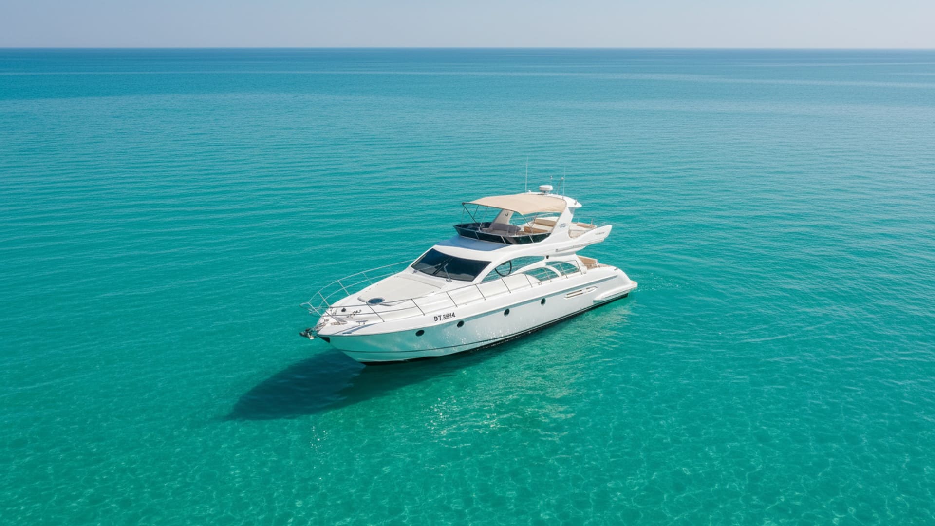 Vue aérienne de Azimut Candy 50 ft à la Marina de Dubaï