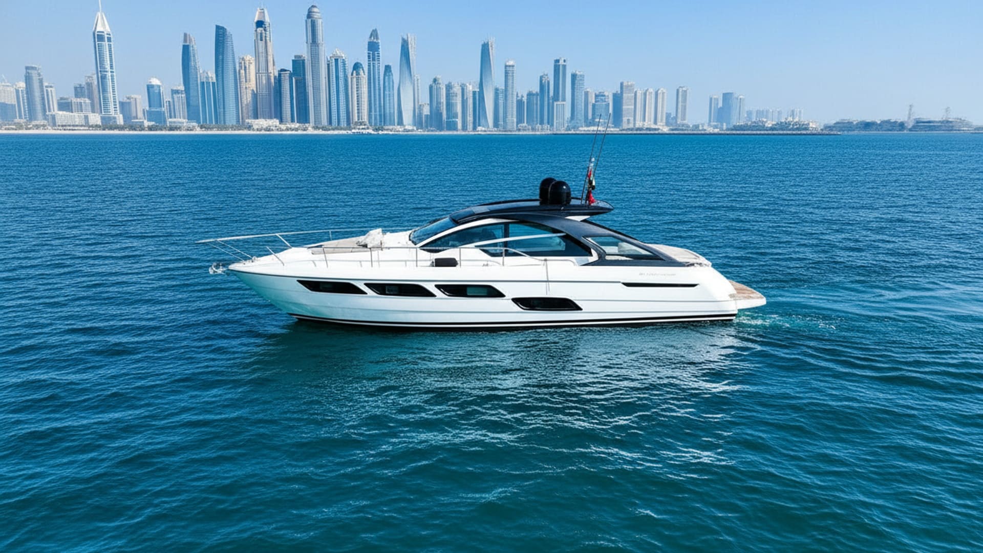 Noleggio yacht Pershing 5X Pearl White 52 piedi a Dubai