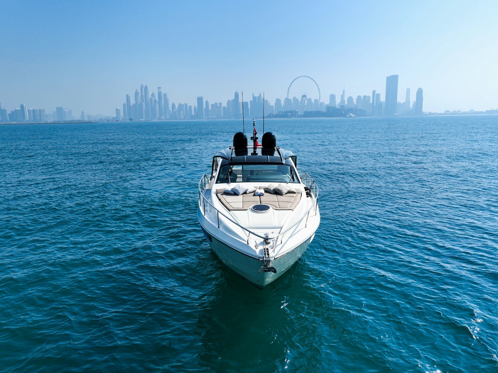 Pershing 5X Pearl White, photo 10