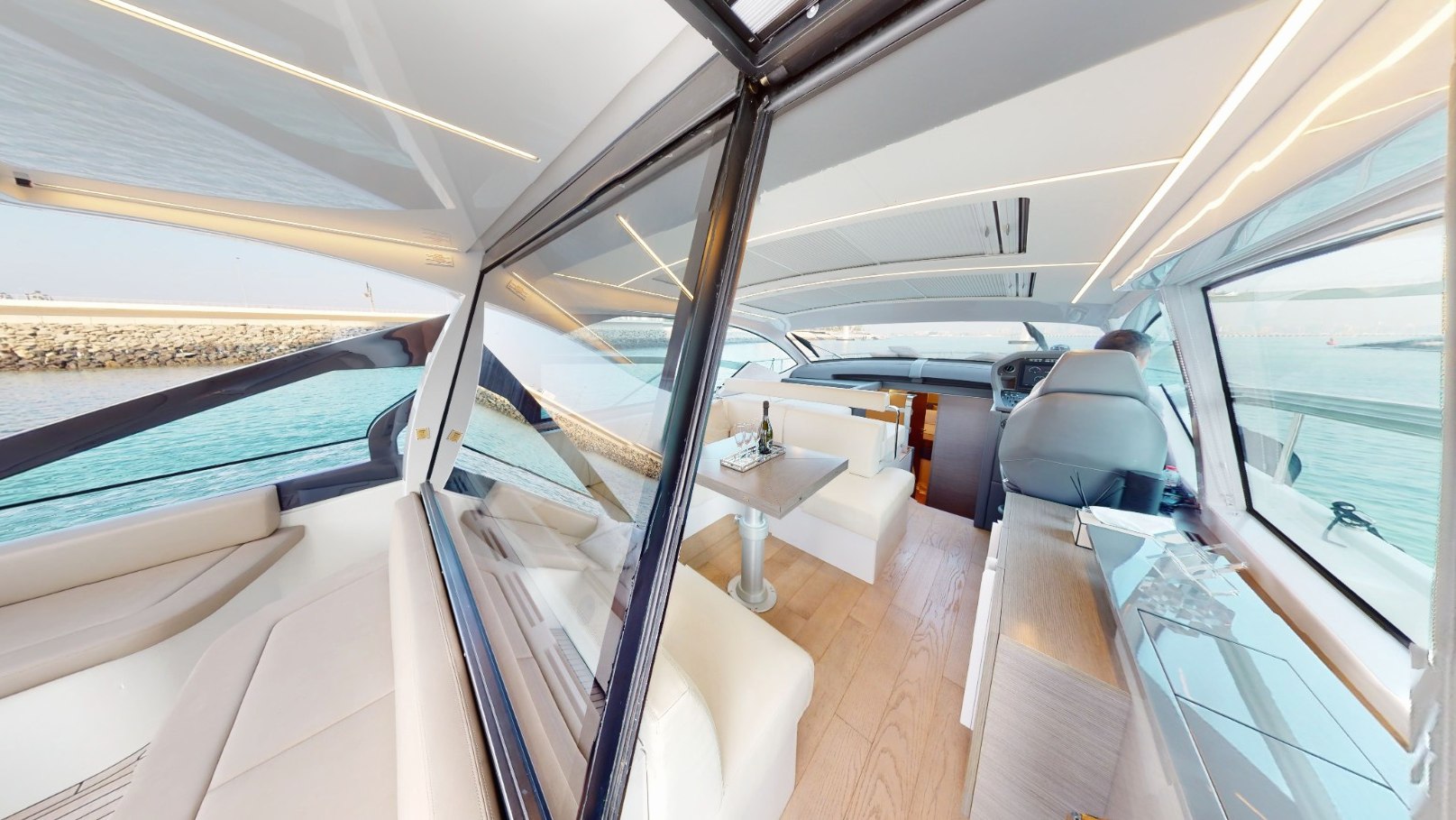 Pershing 5X Pearl White, photo 6