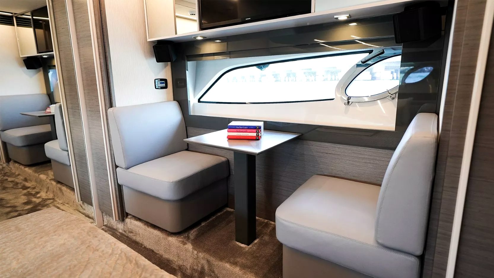 Pershing 5X Shark Grey, photo 6