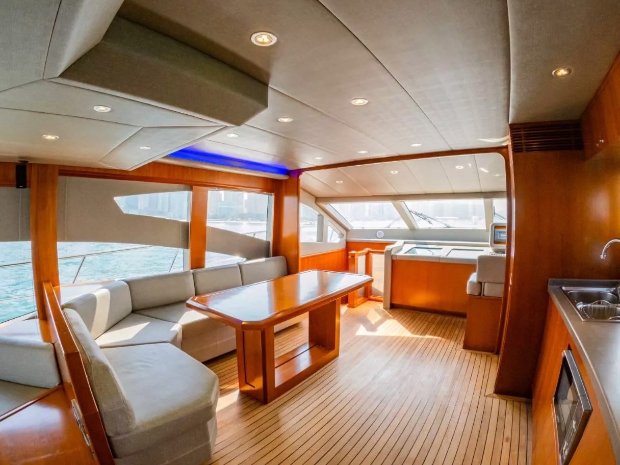 Azimut Lana, photo 3