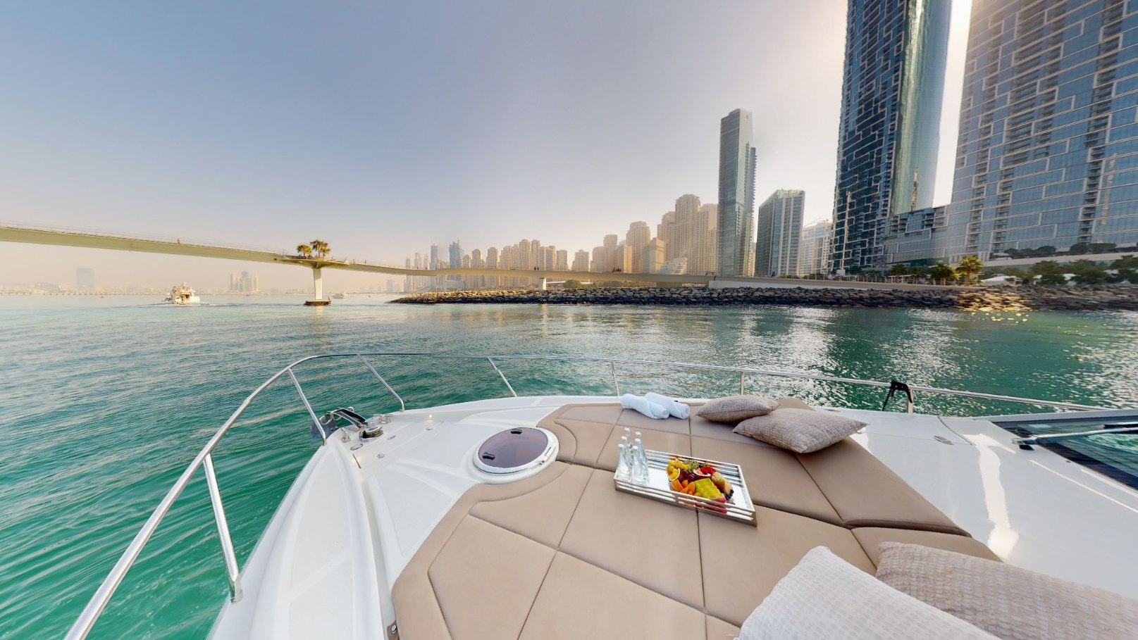 Pershing 5X Pearl White, photo 12