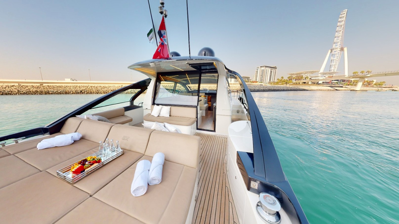 Pershing 5X Pearl White, photo 2