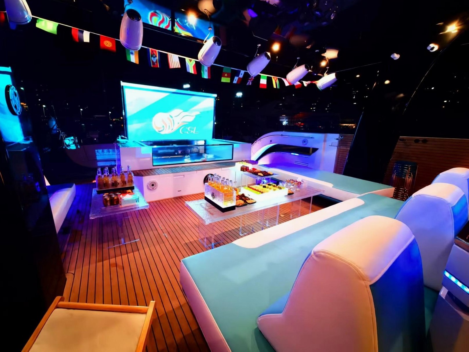 Catamaran Ozone, photo 5